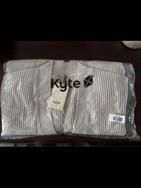 Kyte BABY Light Gray Ribbed Baby Cardigan Sweater